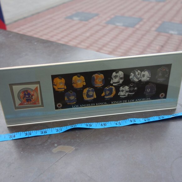Canada Post Los Angeles Kings Postage Stamp in Decorative Plastic Case with Base - Picture 9 of 11